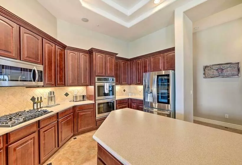 Stunning Cave Creek Home W/ Infinity Pool!