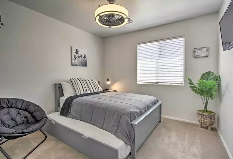 Surprise House W/ Pool, Patio & Gas Grill!