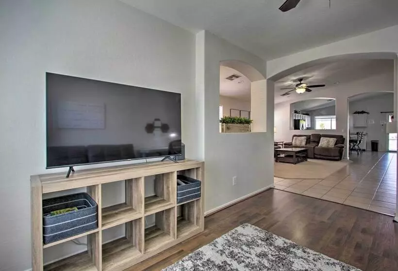 Surprise House W/ Pool, Patio & Gas Grill!