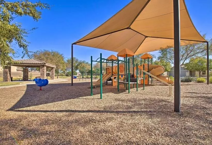 Surprise House W/ Pool, Patio & Gas Grill!