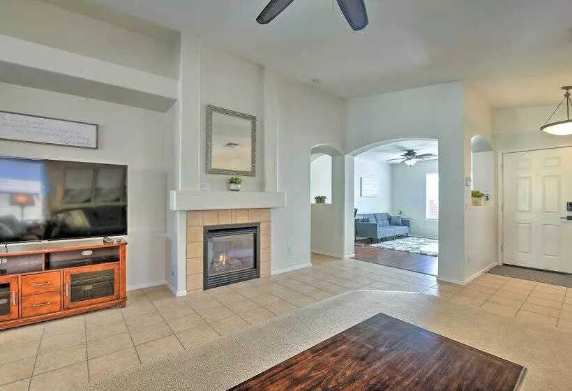 Surprise House W/ Pool, Patio & Gas Grill!