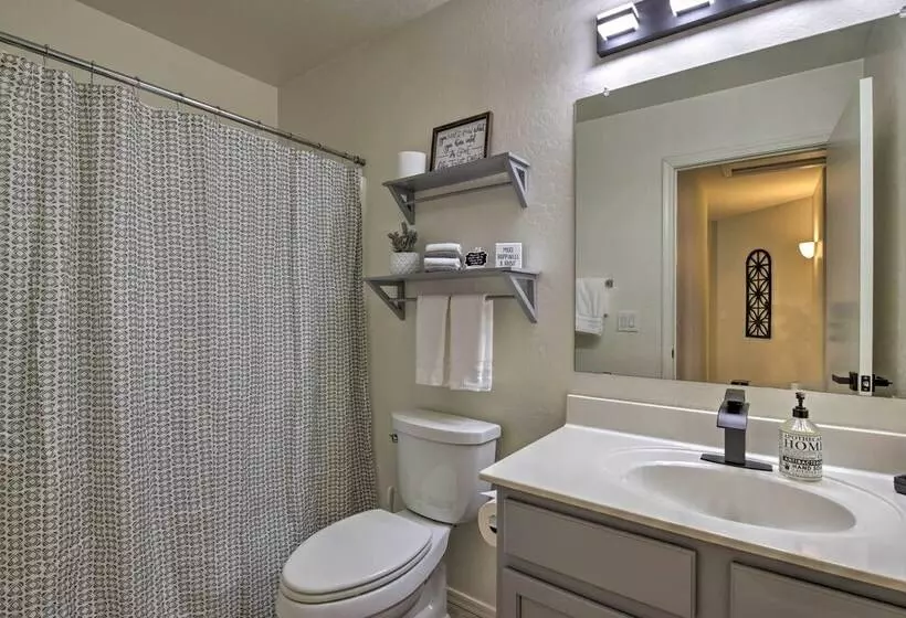 Surprise House W/ Pool, Patio & Gas Grill!