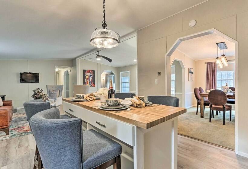 Kayaks, Electric Bicycles: Greentown Hideaway!