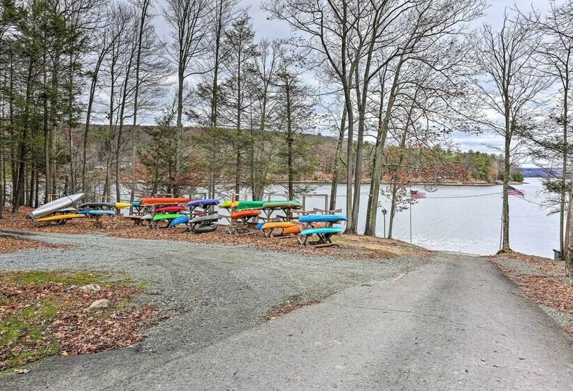 Kayaks, Electric Bicycles: Greentown Hideaway!