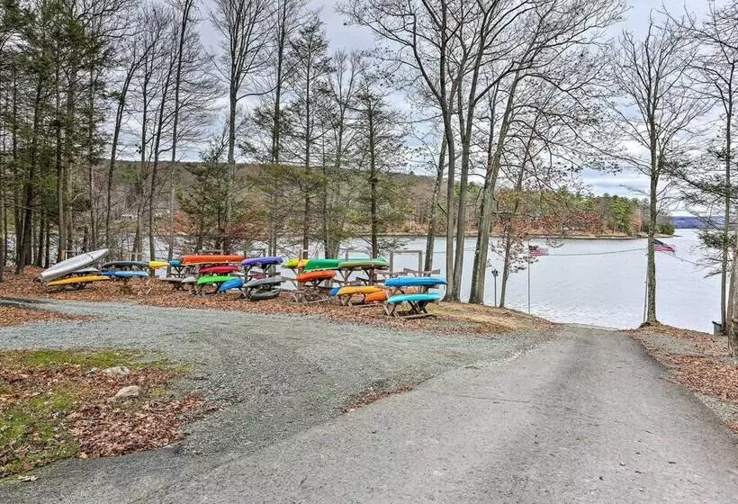 Kayaks, Electric Bicycles: Greentown Hideaway!