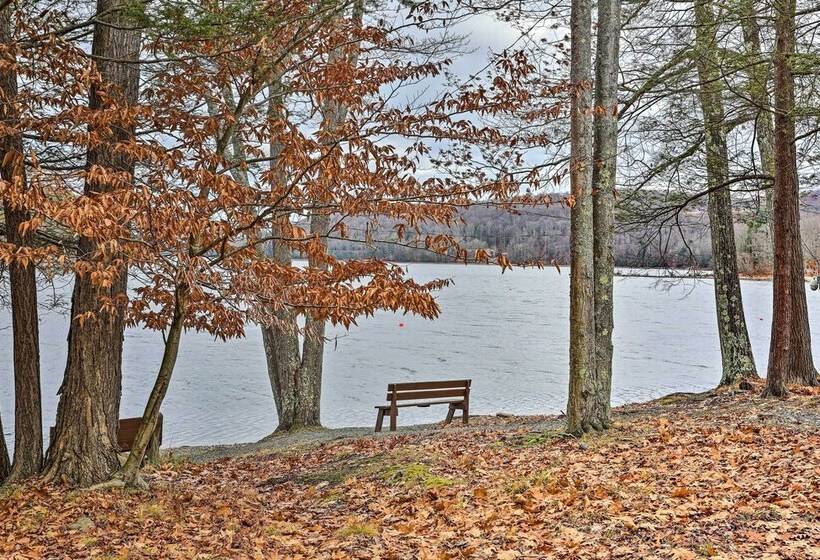 Kayaks, Electric Bicycles: Greentown Hideaway!