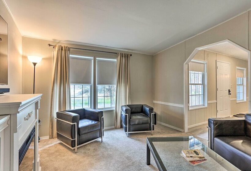 Kayaks, Electric Bicycles: Greentown Hideaway!