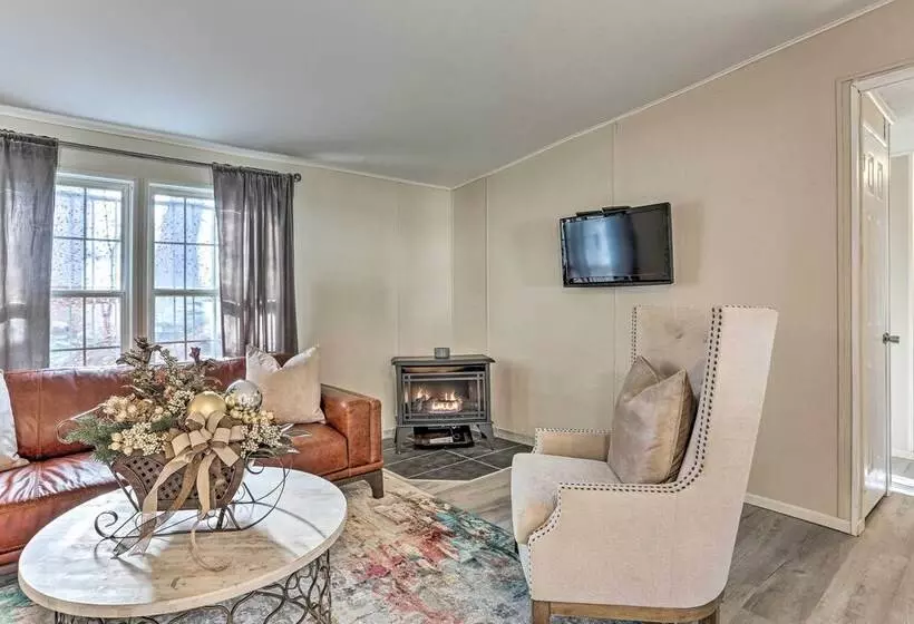 Kayaks, Electric Bicycles: Greentown Hideaway!