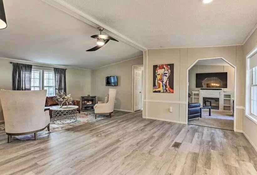 Kayaks, Electric Bicycles: Greentown Hideaway!