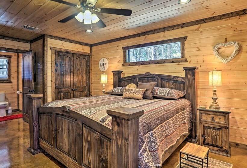 The Breeze Broken Bow Cabin W/ Hot Tub & Deck!