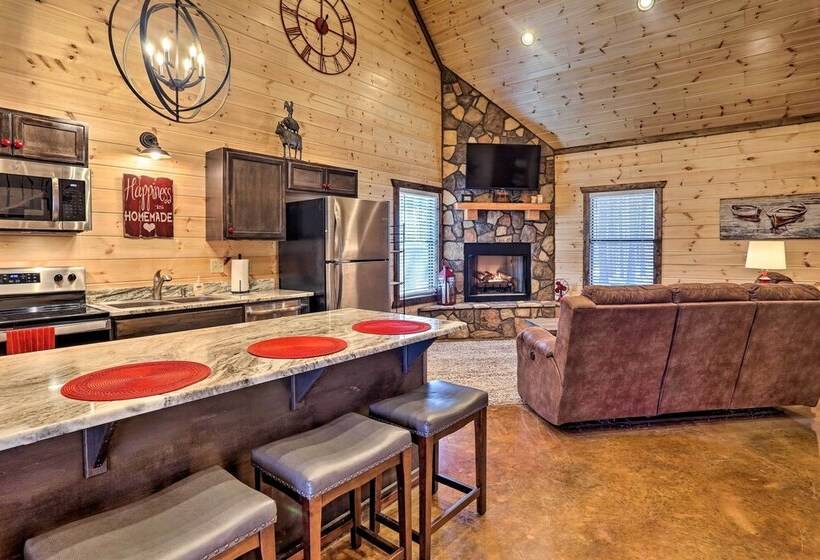 The Breeze Broken Bow Cabin W/ Hot Tub & Deck!