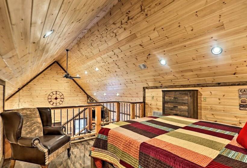 The Breeze Broken Bow Cabin W/ Hot Tub & Deck!