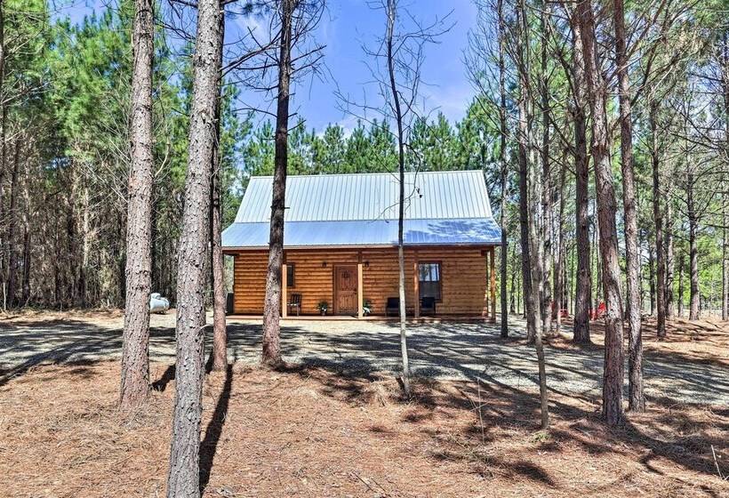 The Breeze Broken Bow Cabin W/ Hot Tub & Deck!
