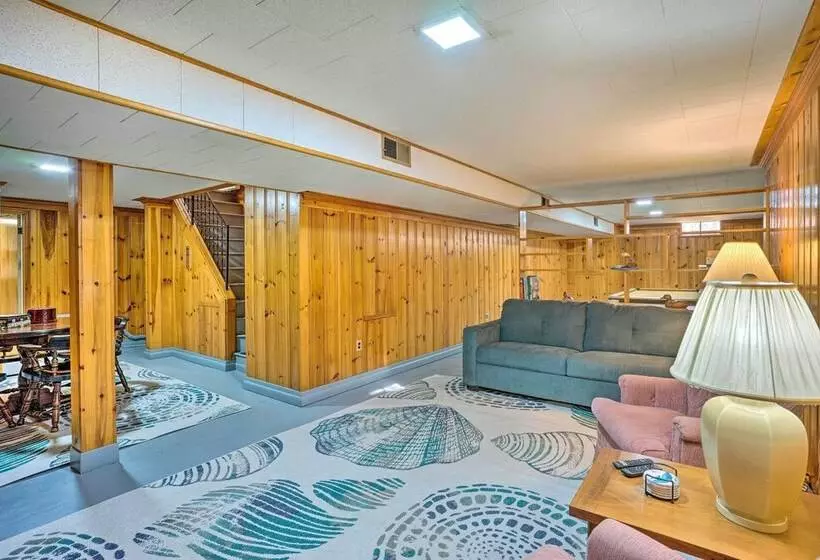 The Oyster Bed  Retreat W/ Pool & Game Room