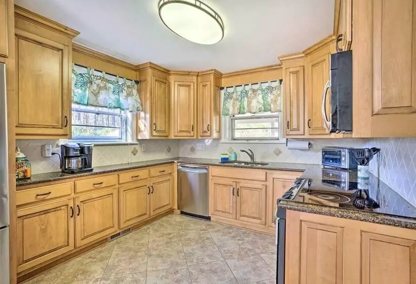 The Oyster Bed  Retreat W/ Pool & Game Room