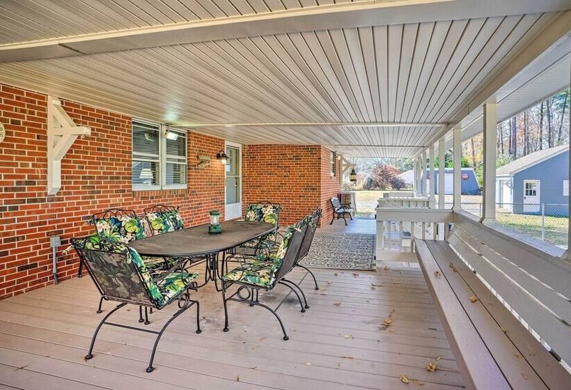 The Oyster Bed  Retreat W/ Pool & Game Room