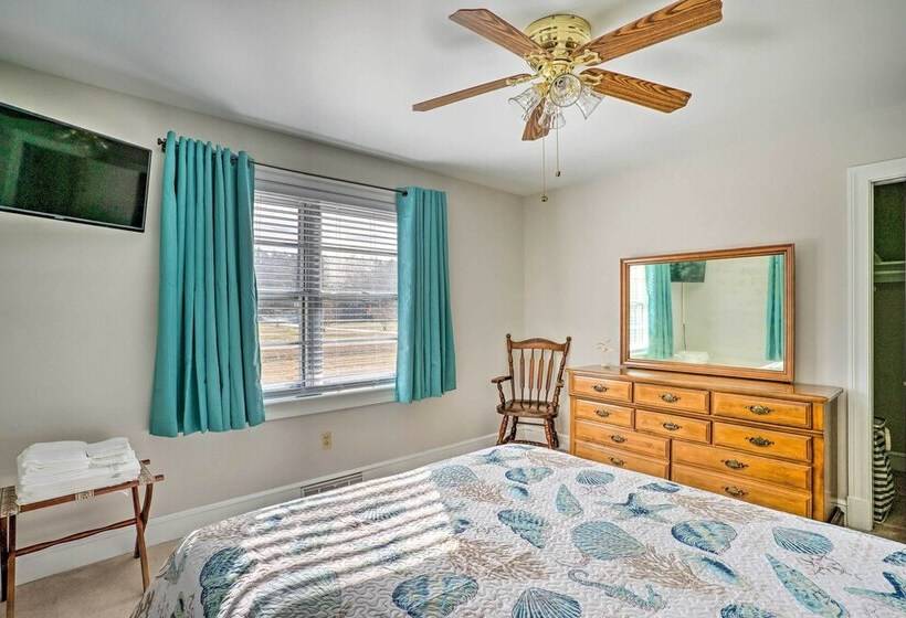 The Oyster Bed  Retreat W/ Pool & Game Room