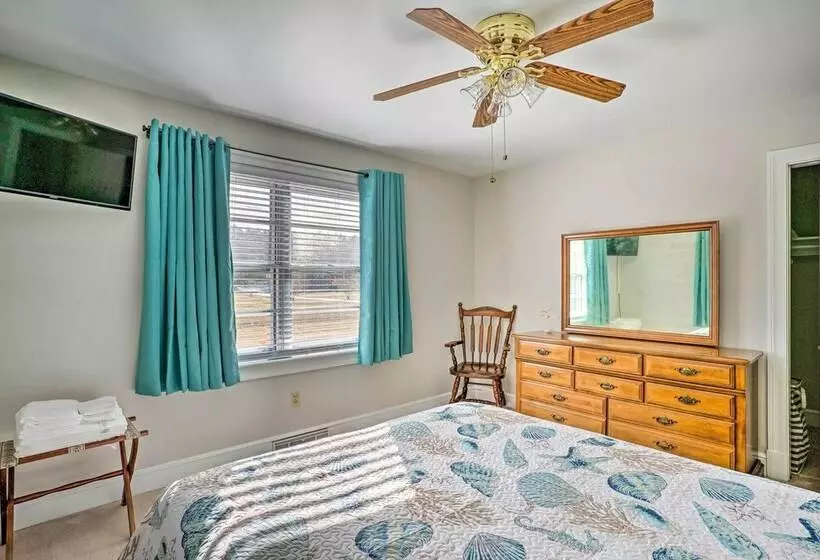 The Oyster Bed  Retreat W/ Pool & Game Room