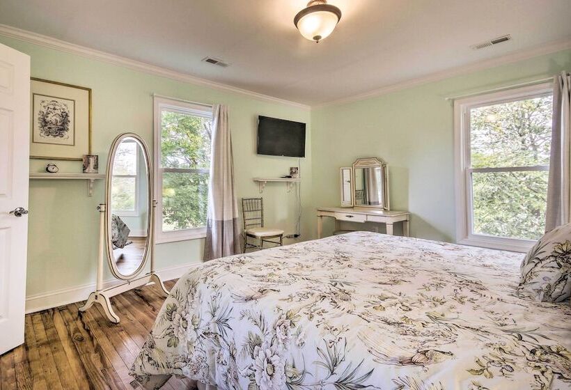 Thomson Farm  Classic Home < 10 Mi To Vineyards!