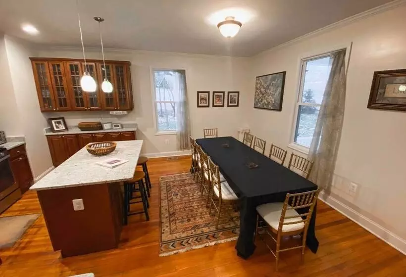 Thomson Farm  Classic Home < 10 Mi To Vineyards!