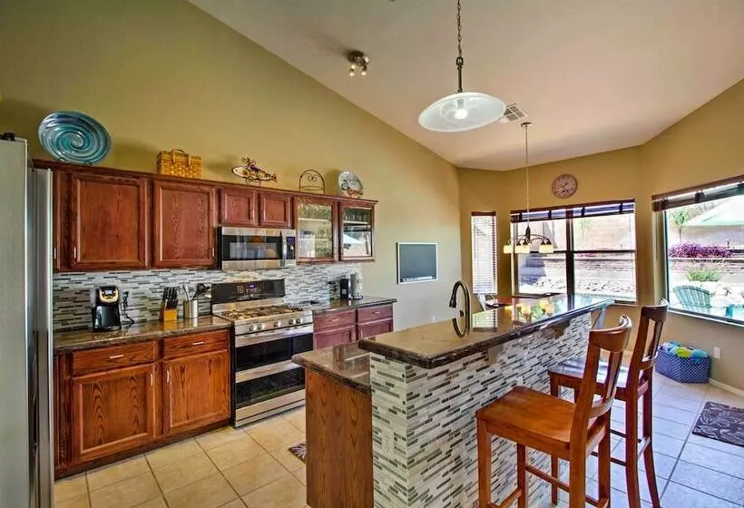 Tucson Home W/pool & Santa Catalina Mtn Views