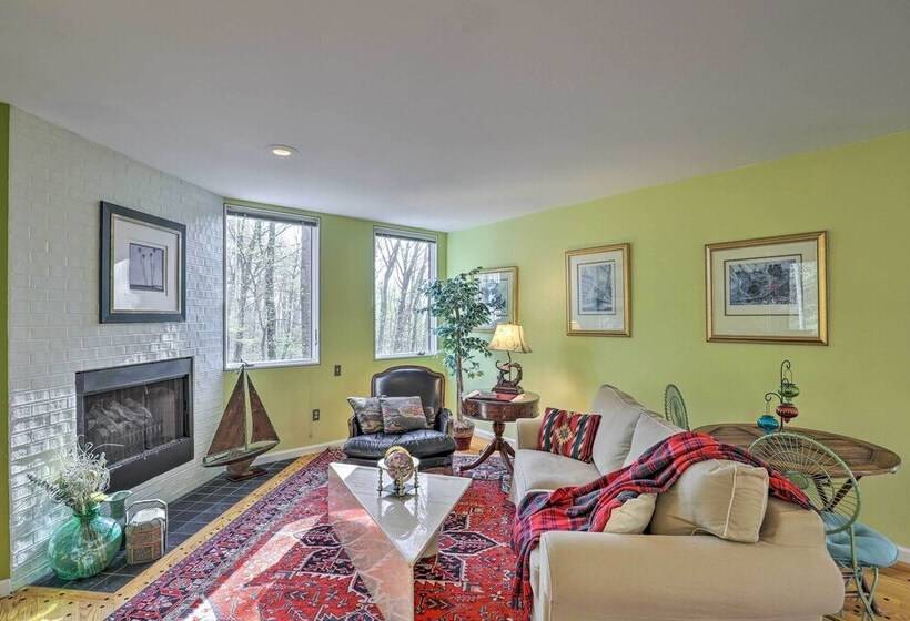 Carriage House Near Downtown & The Parkway