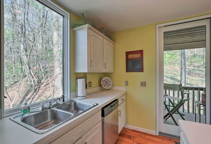 Carriage House Near Downtown & The Parkway