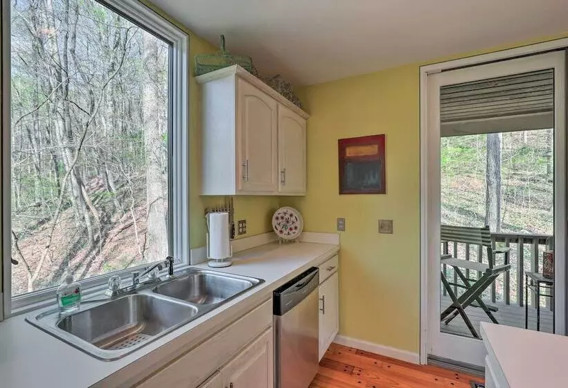 Carriage House Near Downtown & The Parkway