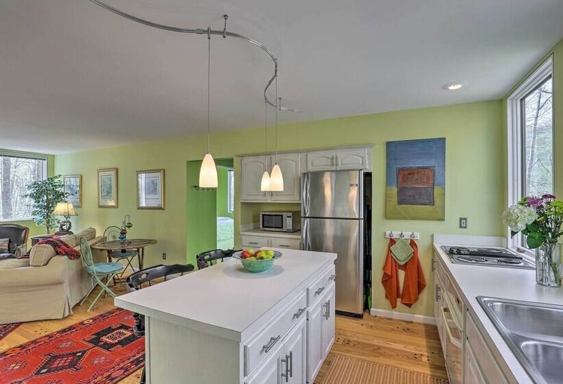 Carriage House Near Downtown & The Parkway