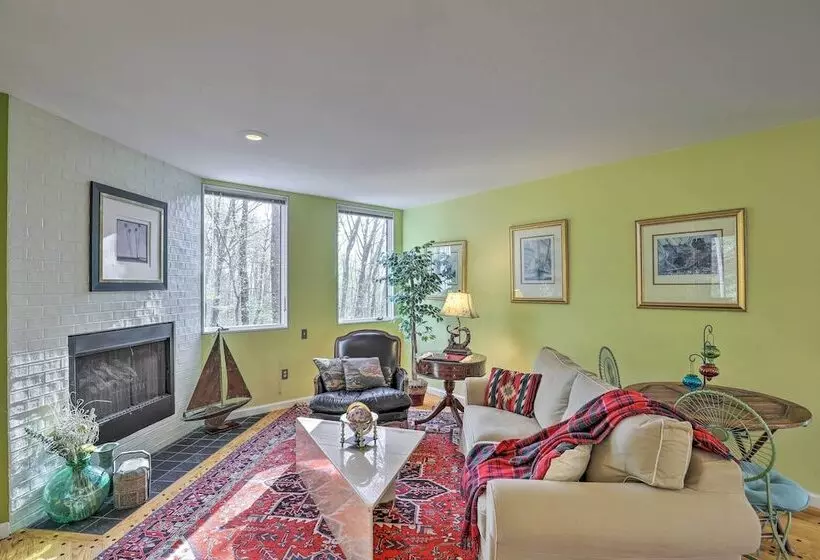 Carriage House Near Downtown & The Parkway