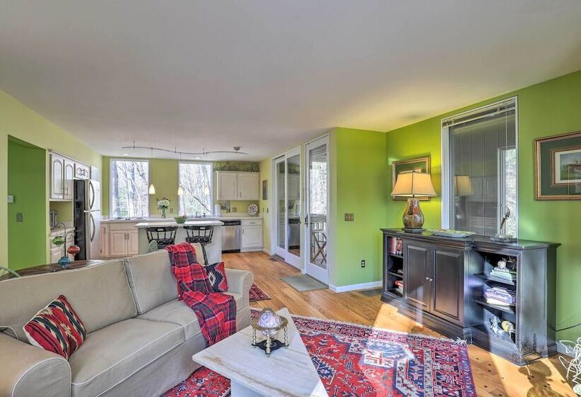 Carriage House Near Downtown & The Parkway