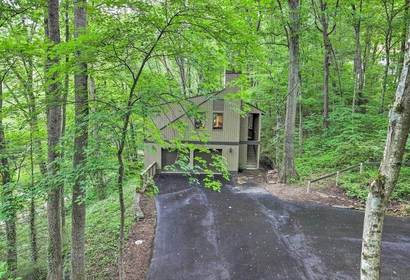 Carriage House Near Downtown & The Parkway