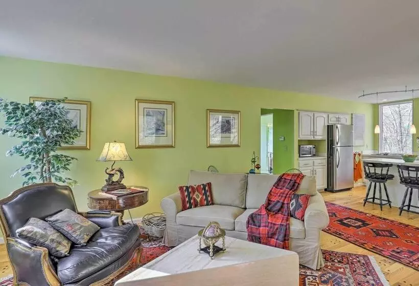 Carriage House Near Downtown & The Parkway