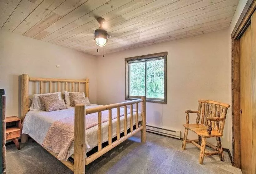 Beautiful Mccall Cabin: Perfect For Families!