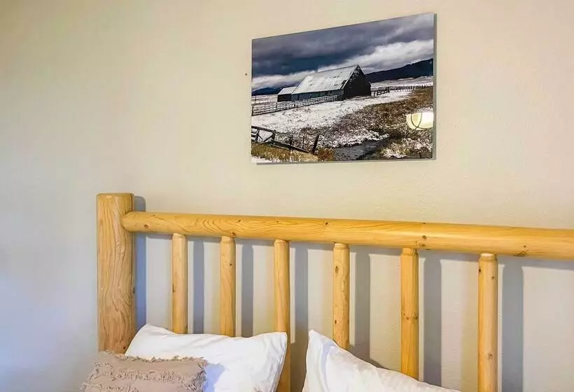 Beautiful Mccall Cabin: Perfect For Families!