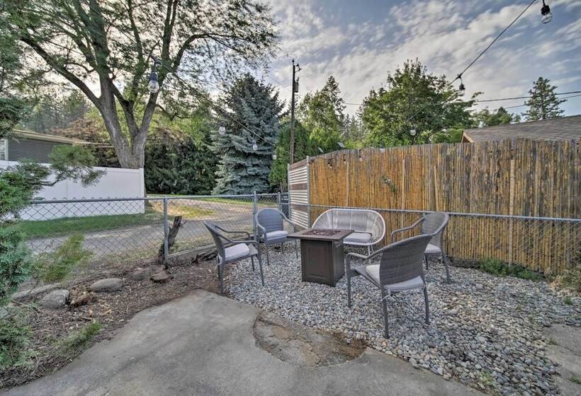 Bright & Airy Liberty Lake Abode W/ Backyard!