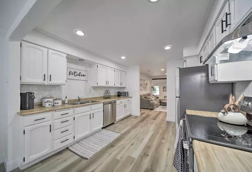 Bright & Airy Liberty Lake Abode W/ Backyard!