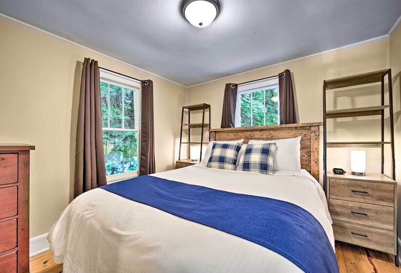 Bryson City Home W/ Private Fire Pit & Creek!