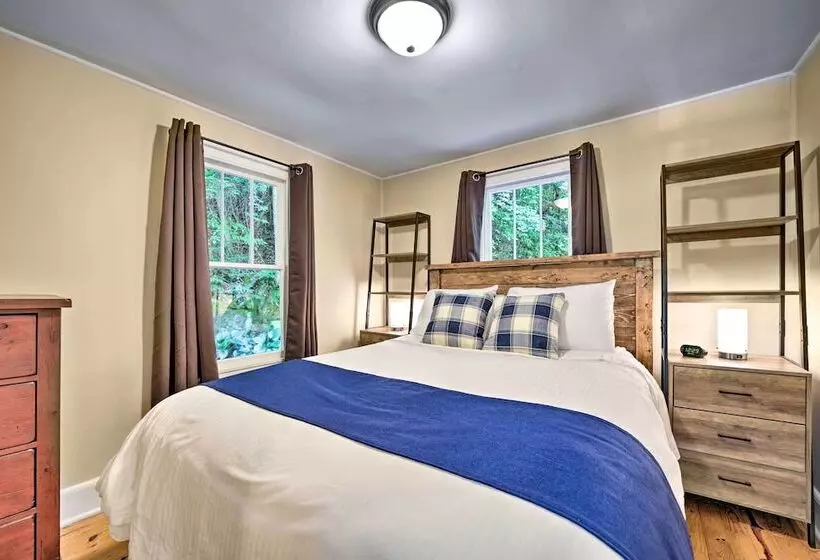 Bryson City Home W/ Private Fire Pit & Creek!