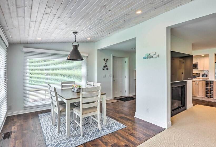 Cascade Lakefront Home: Boat Dock, Fire Pit!