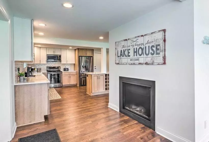 Cascade Lakefront Home: Boat Dock, Fire Pit!
