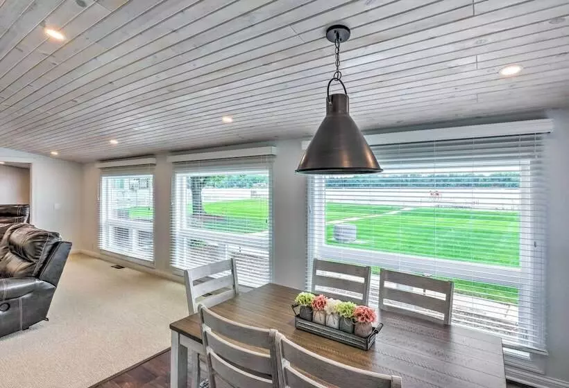 Cascade Lakefront Home: Boat Dock, Fire Pit!