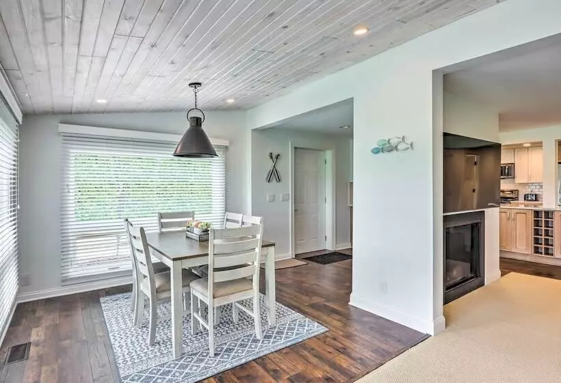 Cascade Lakefront Home: Boat Dock, Fire Pit!