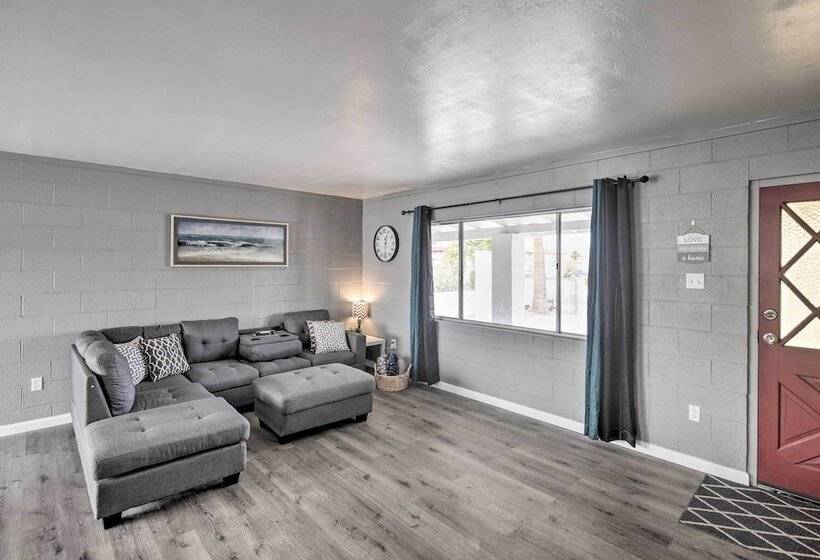 Centrally Located Gem With Laughlin Strip Views!