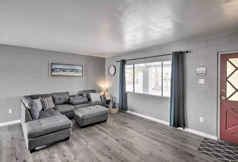 Centrally Located Gem With Laughlin Strip Views!