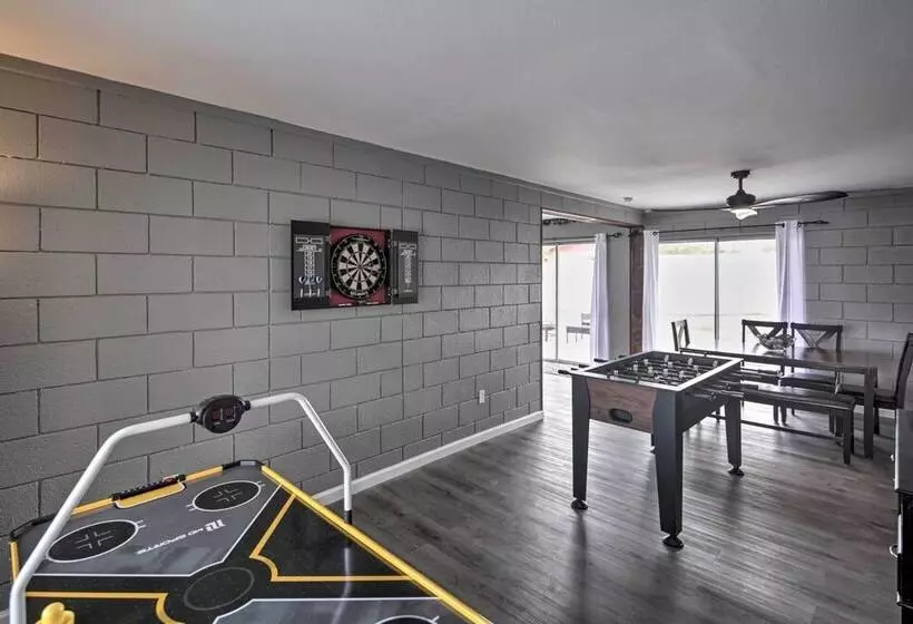 Centrally Located Gem With Laughlin Strip Views!