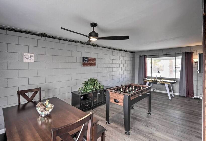 Centrally Located Gem With Laughlin Strip Views!