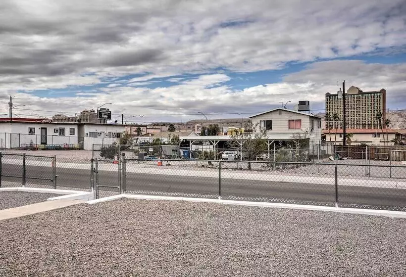 Centrally Located Gem With Laughlin Strip Views!