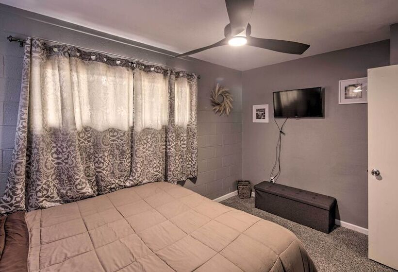 Centrally Located Gem With Laughlin Strip Views!