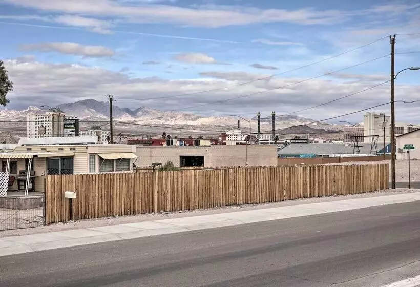 Centrally Located Gem With Laughlin Strip Views!